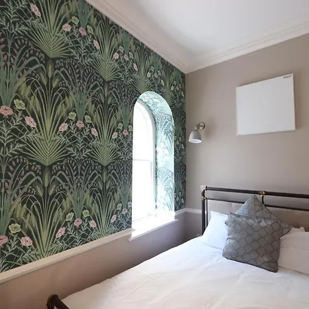 Alma In A Perfect Location *