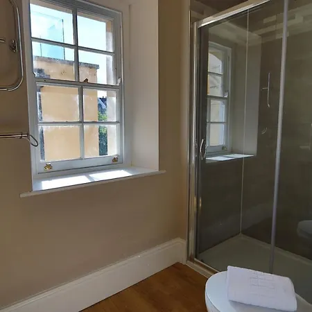 Alma In A Perfect Location Bristol