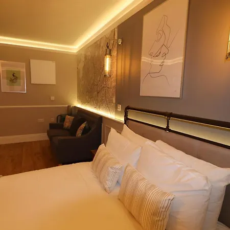 Alma In A Perfect Location Bristol