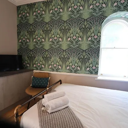 Alma In A Perfect Location *