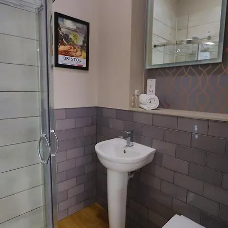 Alma In A Perfect Location *