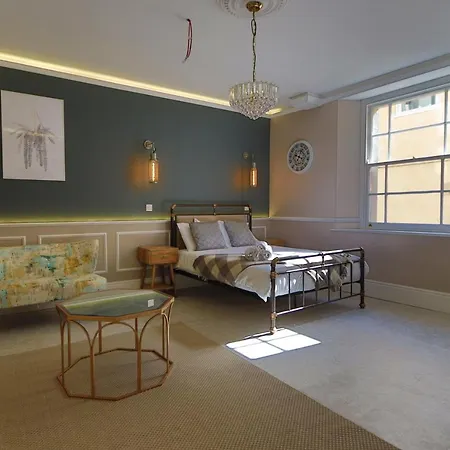 Appartement Alma In A Perfect Location