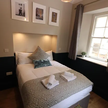 Appartement Alma In A Perfect Location