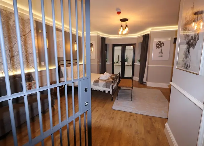 Alma In A Perfect Location בריסטול