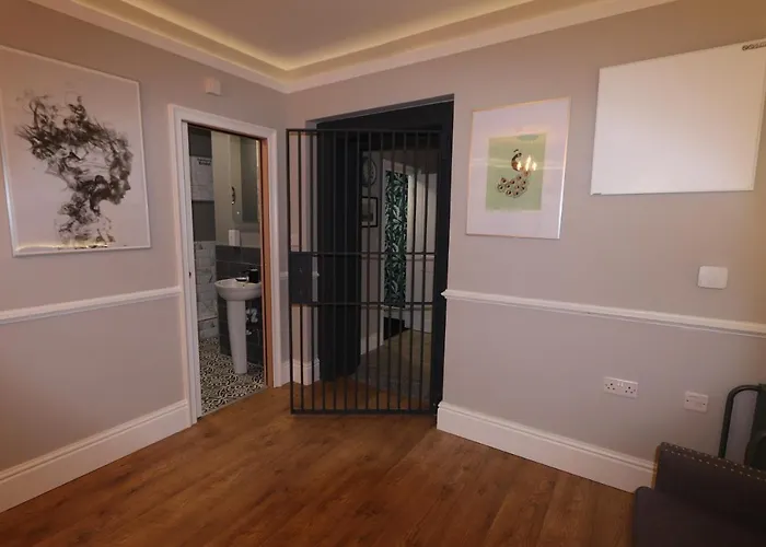 Alma In A Perfect Location בריסטול