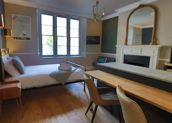 Alma In A Perfect Location * Bristol