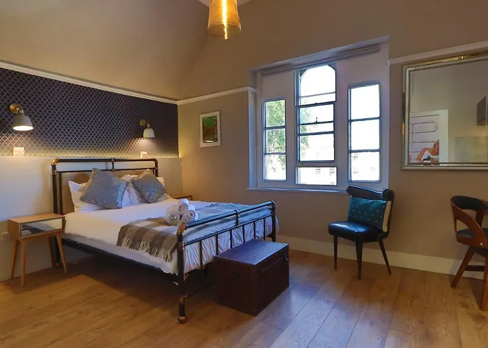 Alma In A Perfect Location Bristol