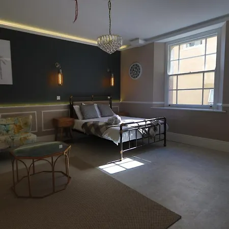 Alma In A Perfect Location * Bristol