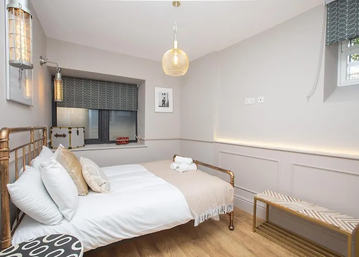 Alma In A Perfect Location Bristol