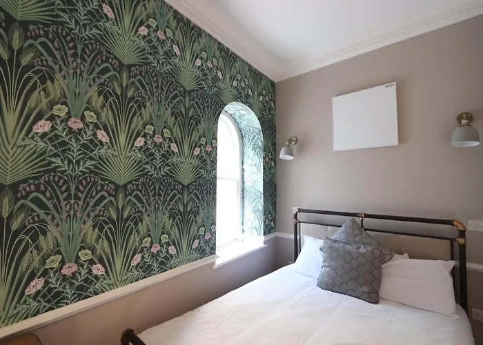 Alma In A Perfect Location *