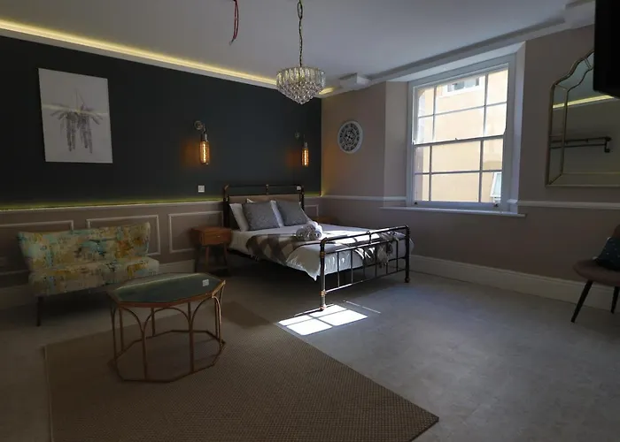 Alma In A Perfect Location * Bristol